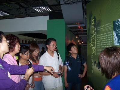 我校2009海峡两岸大学生黄河文 化夏令营结束李振摄影