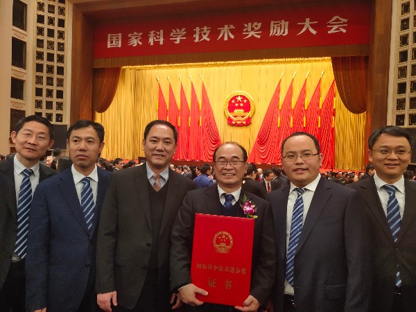 印兴耀团队获取国家科技进步二等奖.jpg 印兴耀团队获取国家科技进步二等奖.jpg